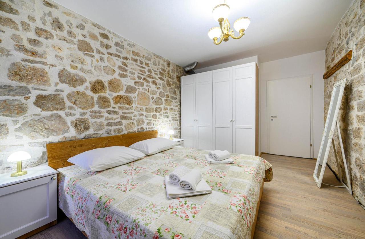 Apartments Festum Шибеник Экстерьер фото