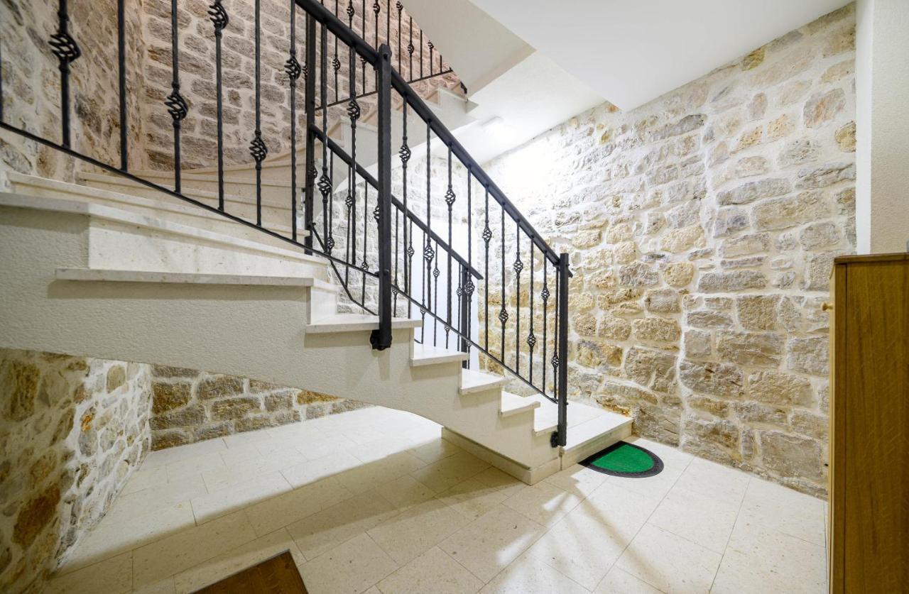 Apartments Festum Шибеник Экстерьер фото