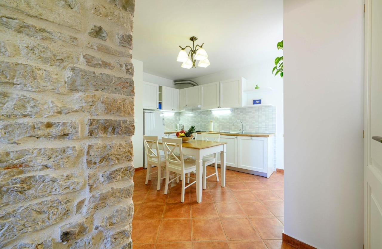 Apartments Festum Шибеник Экстерьер фото